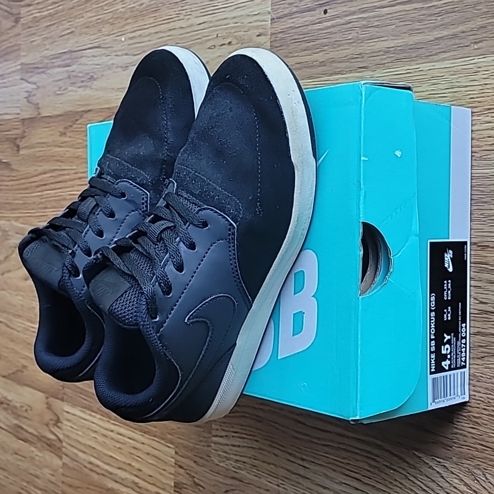 Nike SB Fokus (GS) Black White sz 4.5Y youth teal box